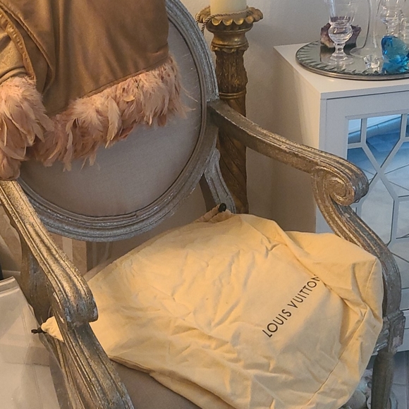 100% Authentic Louis Vuitton Cabas Mezzo GM BAG - Picture 10 of 16